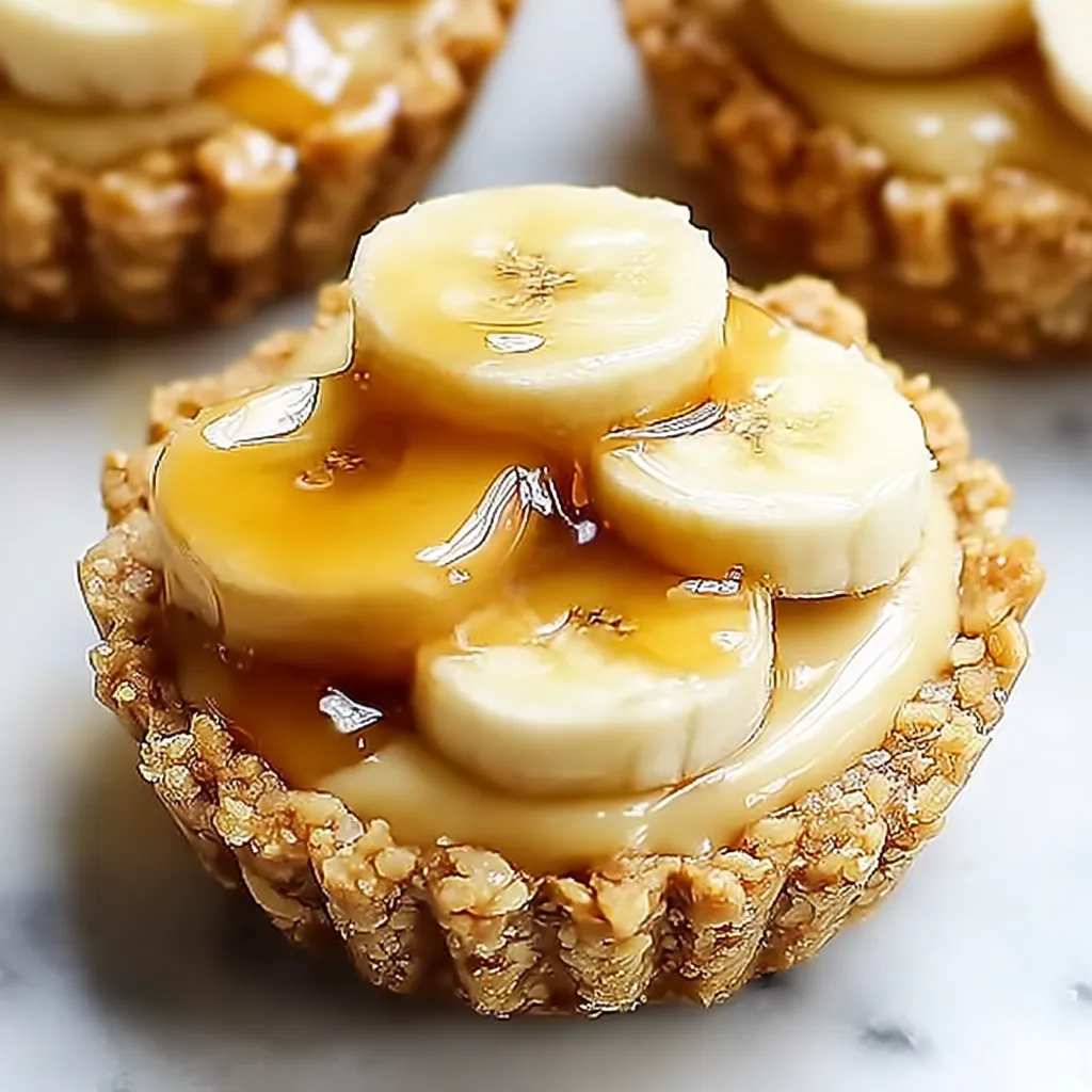A close up of a banana cream pie.